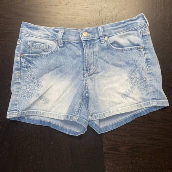 Soho Pants - Soho Light Wash Blue Denim Embroidered Jean Shorts Women's Size 4n